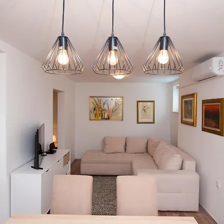 Sweet In Center * Split