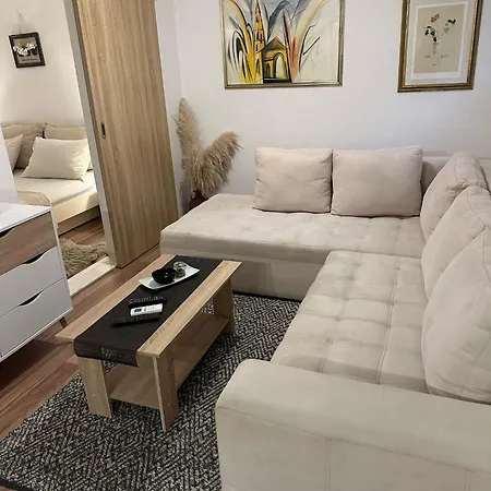 Sweet In Center Apartment